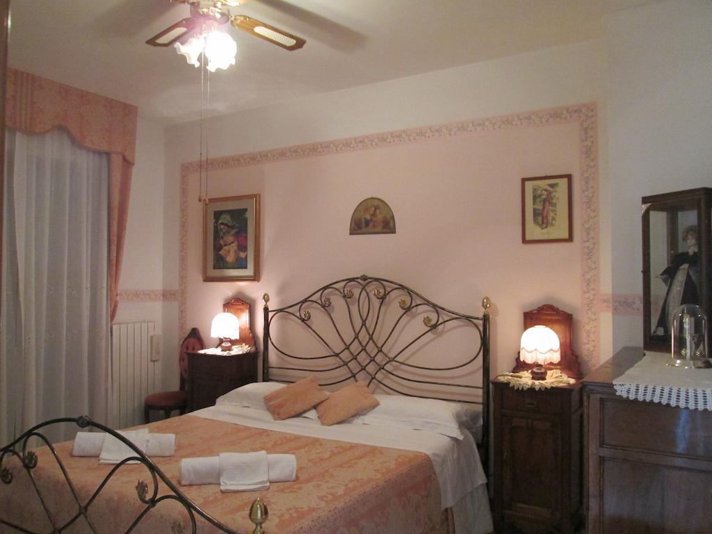 אסקולי פיצ'נו B&B Le Begonie חדר תמונה