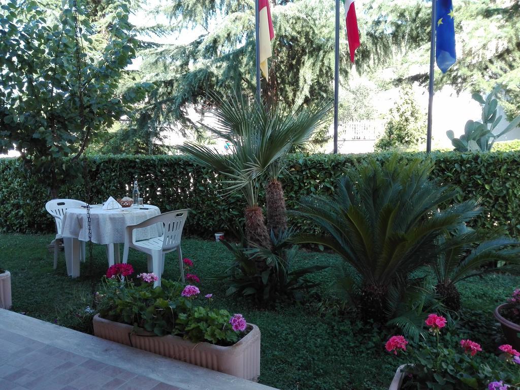 אסקולי פיצ'נו B&B Le Begonie מראה חיצוני תמונה